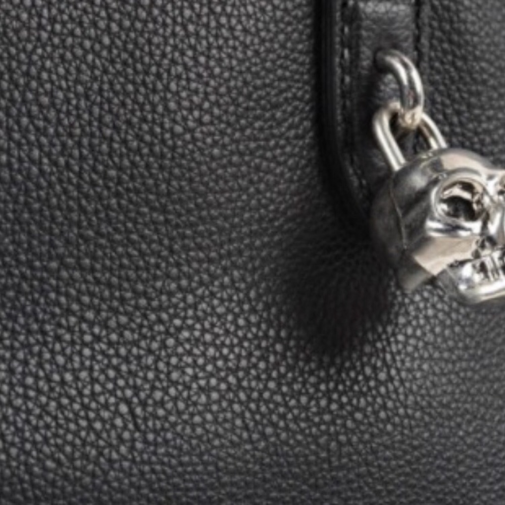 Alexander McQueen leather hangbag - Picture 3 of 4